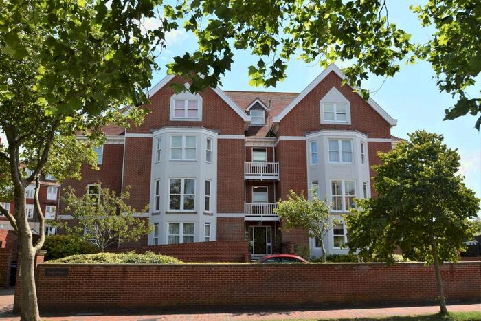 2 Bedroom Flat To Rent In St. Johns Road, Eastbourne, BN20