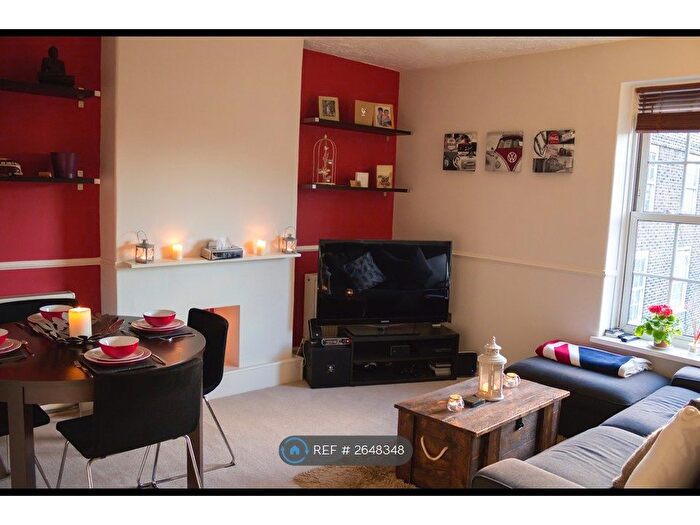 2 Bedroom Flat To Rent In Union Grove, London, SW8