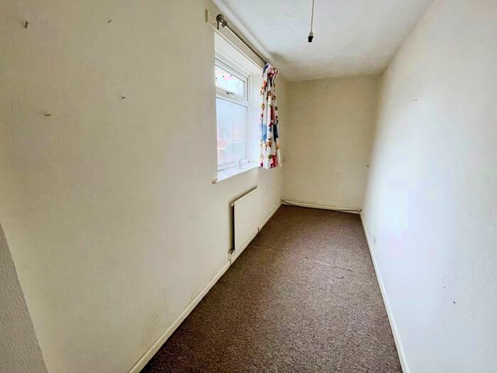 3 Bedroom Terraced House For Sale In Stephen Street South, Bury, BL8