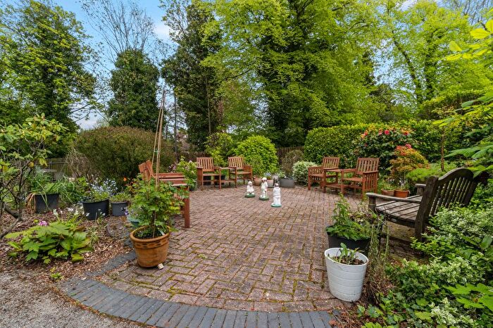 2 Bedroom Flat For Sale In Foxdale Court, Appleton, WA4