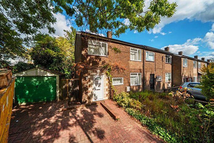 3 Bedroom End Of Terrace House To Rent In Medebourne Close, London, SE3