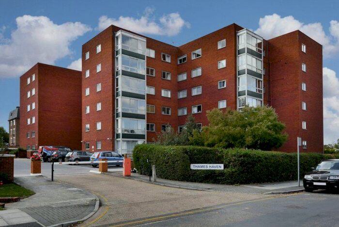 2 Bedroom Flat To Rent In Portsmouth Road, Surbiton, KT6