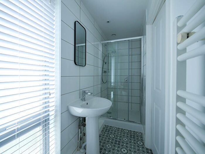 2 Bedroom Detached Bungalow For Sale In Hopton Close, Bude, EX23