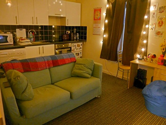 1 Bedroom Flat To Rent In Burns Street, Nottingham, NG7