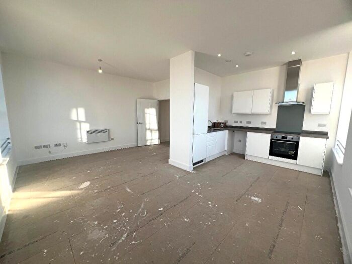 2 Bedroom Apartment For Sale In Hempshaw Lane, Offerton, Stockport, SK2