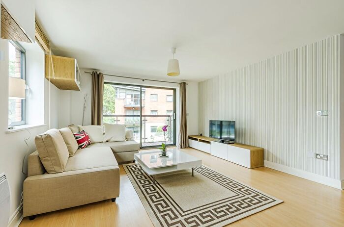 3 Bedroom Flat To Rent In Montaigne Close, London, SW1P