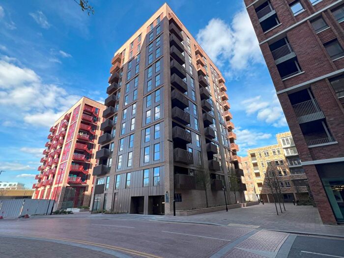 2 Bedroom Flat To Rent In Mary Neuner Road, N8