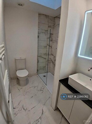 1 Bedroom Flat To Rent In Friern Barnet Road, London, N11