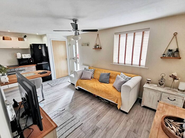1 Bedroom Flat For Sale In Mill Meadow, Bridgend, CF33