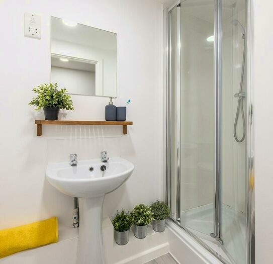 1 Bedroom House To Rent In Ensuite - Silver Plus Edward St, Sheffield, Sheffield, S3