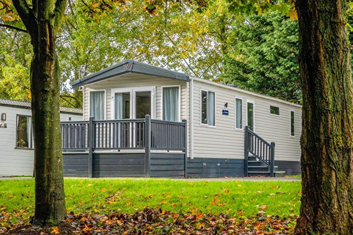 2 Bedroom Lodge For Sale In Allerthorpe, York, YO42