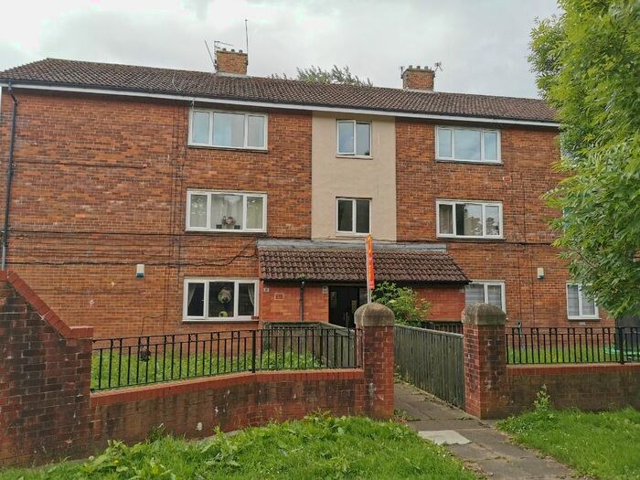 2 Bedroom Flat To Rent In West Farm Avenue, Longbenton, Newcastle Upon Tyne, NE12