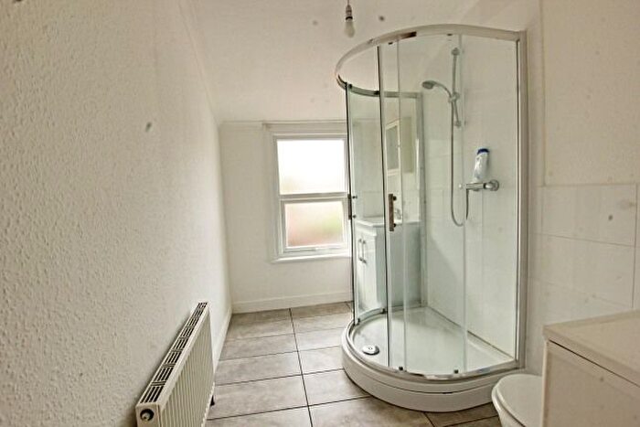 2 Bedroom Flat To Rent In Lincoln Road, London, EN1