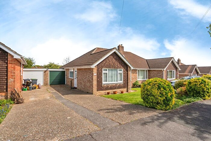 3 Bedroom Bungalow For Sale In Cherry Tree Avenue, Waterlooville, Hampshire, PO8