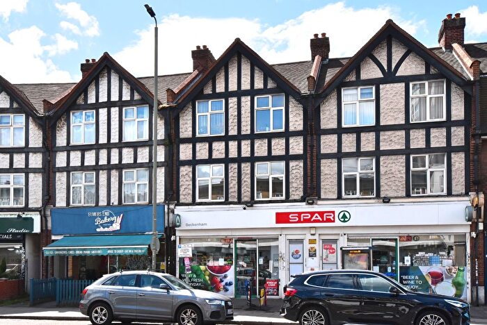 2 Bedroom Flat To Rent In Croydon Road, Beckenham, Kent, BR3