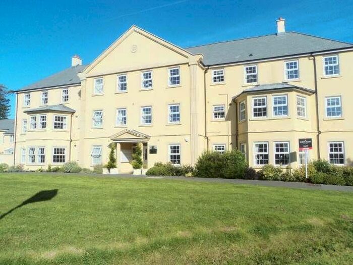 2 Bedroom Flat To Rent In Saxon Road, Tavistock, Devon, PL19