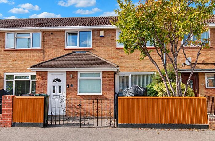 3 Bedroom Terraced House For Sale In Hardham Close, Crawley, RH11