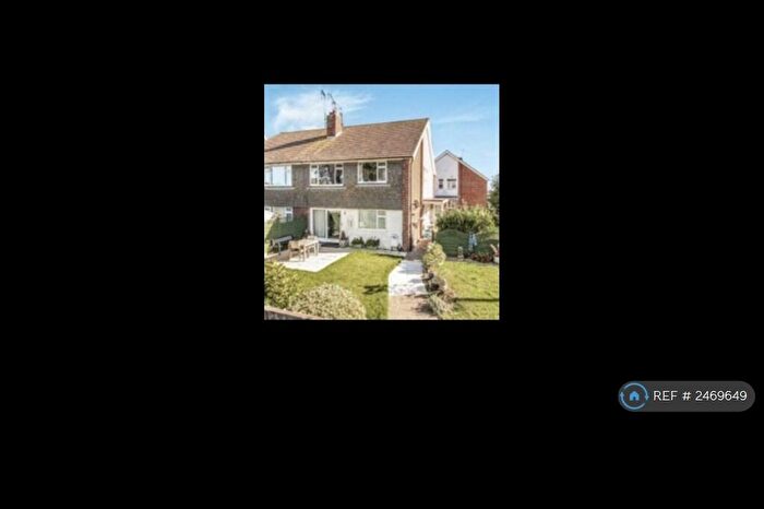 2 Bedroom Maisonette To Rent In Old Manor Road, Rustington, BN16