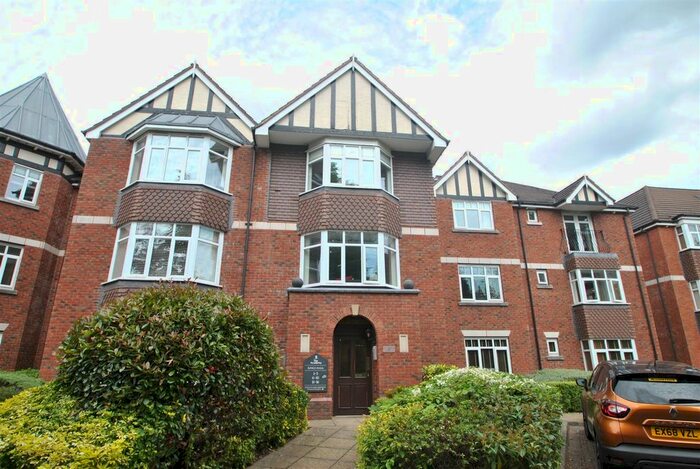 2 Bedroom Flat To Rent In Wake Green Road, Moseley, Birmingham, B13