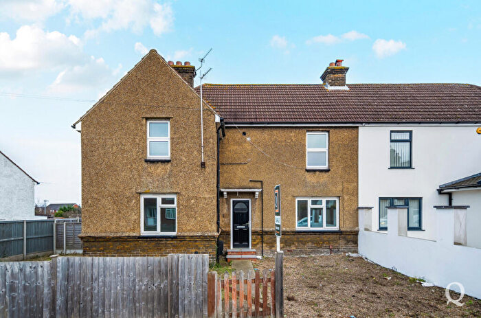 3 Bedroom Semi Detached House For Sale In Oak Road, Sittingbourne, Kent, ME10