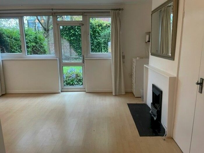Studio To Rent In Driftway House, Stafford Road, Bow, E3