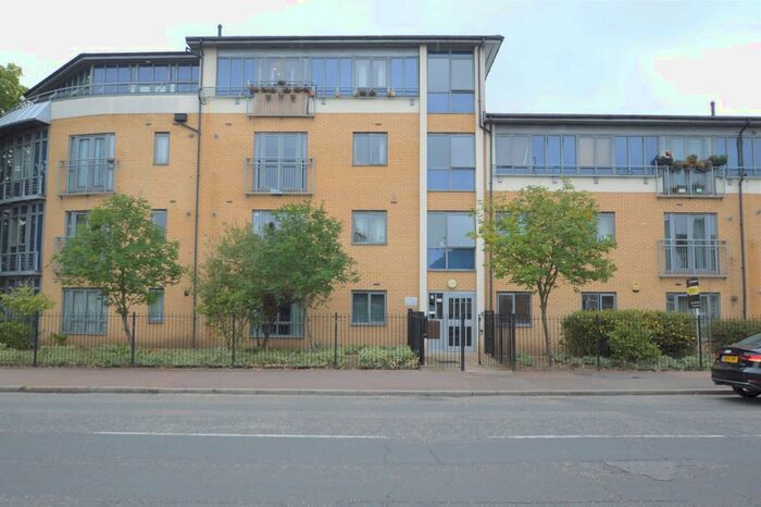 1 Bedroom Flat To Rent In Gale Street, Dagenham RM9