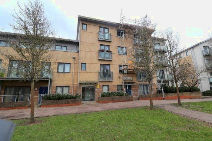 2 Bedroom Flat To Rent In Rollason Way, Brentwood, CM14