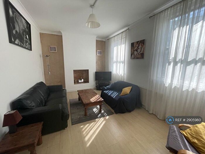 3 Bedroom Maisonette To Rent In Seven Sister Rd, London, N4