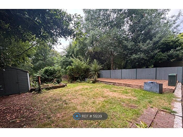 3 Bedroom Flat To Rent In Manor Park, London, SE13