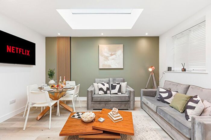 3 Bedroom Flat To Rent In Northampton, NN2