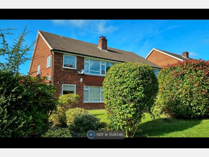2 Bedroom Maisonette To Rent In Chalfont Avenue, Little Chalfont, Amersham, HP6