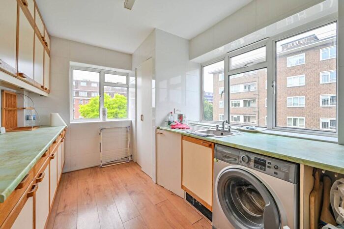 3 Bedroom Flat To Rent In Elgood House, St John's Wood, London, NW8