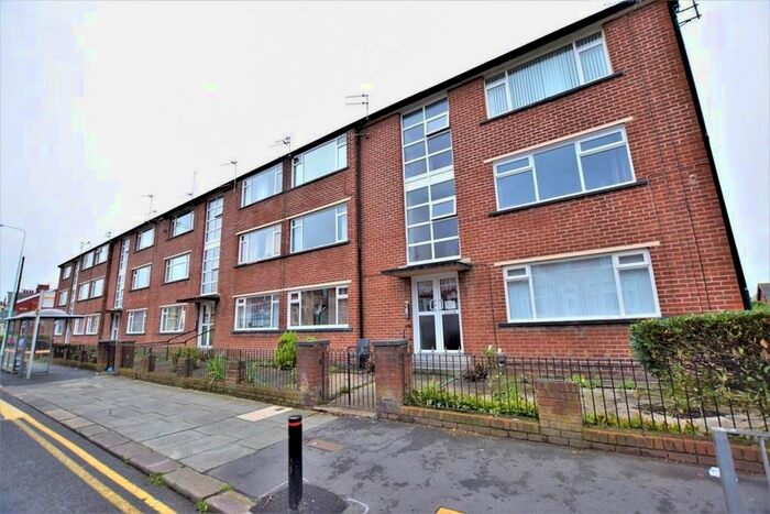 2 Bedroom Flat To Rent In Grasmere Road, Blackpool, Lancashire, FY1