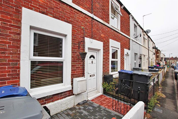 2 Bedroom Terraced House To Rent In Bond Street, Trowbridge, BA14