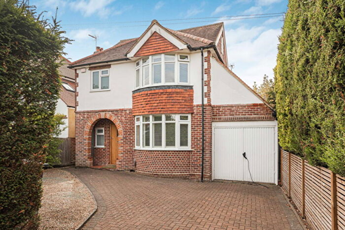 5 Bedroom Detached House For Sale In Holford Road, Merrow, GU1