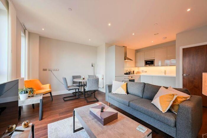 1 Bedroom Flat To Rent In Avalon Point, Tower Hamlets, London, E14