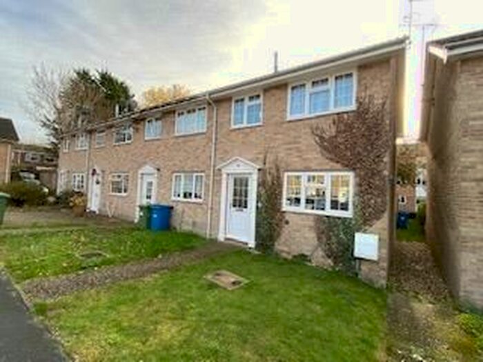 3 Bedroom End Of Terrace House To Rent In Millins Close, Owlsmoor, Sandhurst, GU47