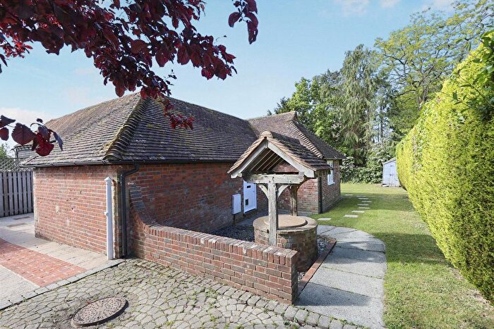 2 Bedroom Cottage For Sale In Nizels Lane, Hildenborough, Tonbridge, TN11
