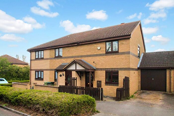 3 Bedroom Semi-Detached House For Sale In Fortescue Drive, Shenley Church End, MK5