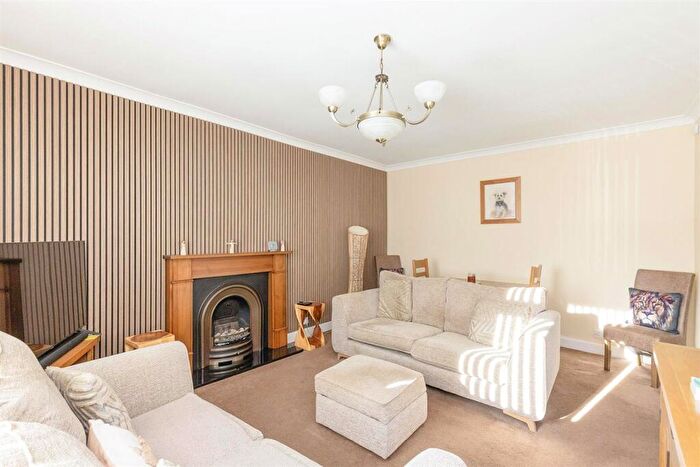 1 Bedroom Bungalow For Sale In Glasgow Road, Bathgate, EH48