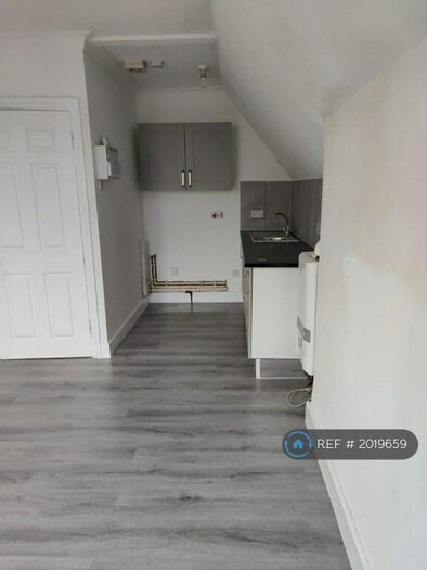 Studio To Rent In Lansdowne Road, Bedford, MK40