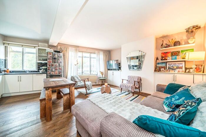 1 Bedroom Flat For Sale In Brixton Road, Brixton, SW9