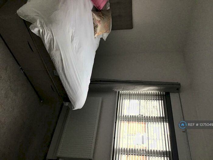 2 Bedroom Terraced House To Rent In Morse St, Swindon, SN1