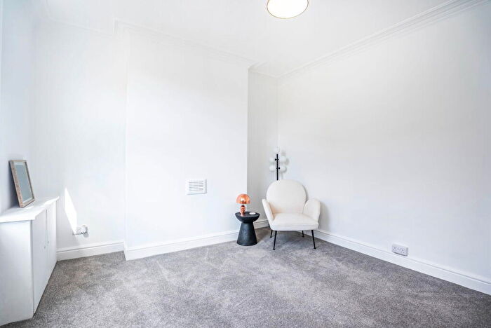 2 Bedroom Terraced House For Sale In Collygate Road, NG2