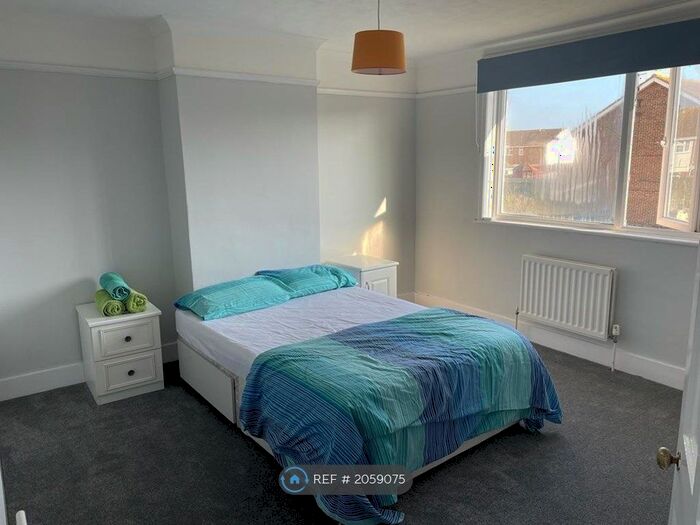 3 Bedroom Terraced House To Rent In Brighton Road, Lancing/ Shoreham, BN15