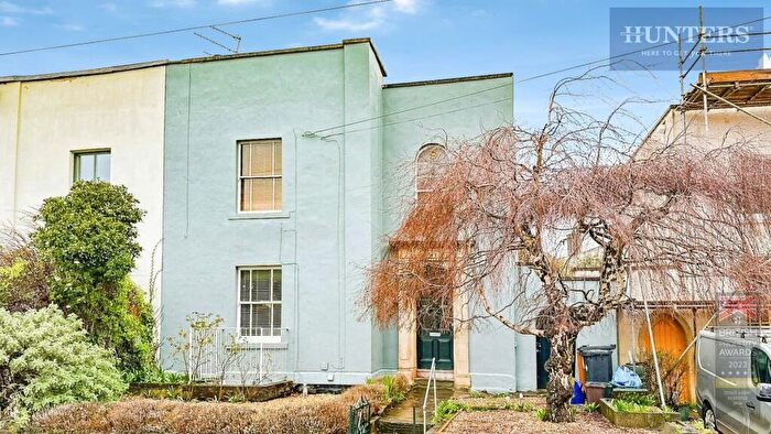 2 Bedroom Flat For Sale In Alpha Road, Southville, BS3