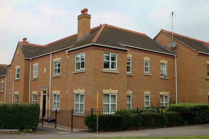 2 Bedroom Flat To Rent In Walnut Tree Court, Higham Ferrers, NN10