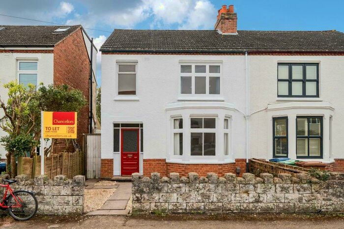 3 Bedroom Semi-Detached House To Rent In Binswood Avenue, Headington, OX3