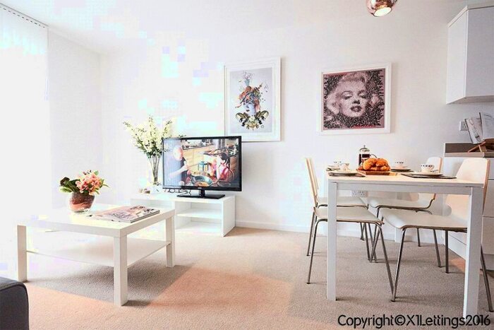 2 Bedroom Flat To Rent In Spinner House, A Elmira Way, Salford, M5