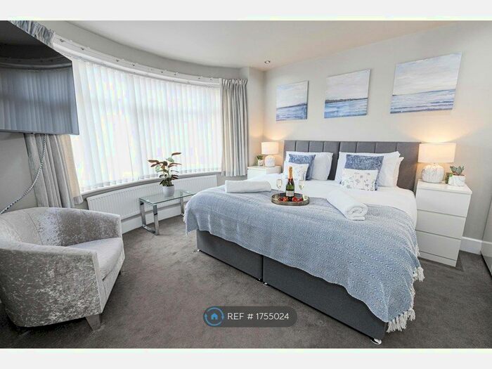 3 Bedroom Detached House To Rent In Dorchester Road, Oakdale, BH15